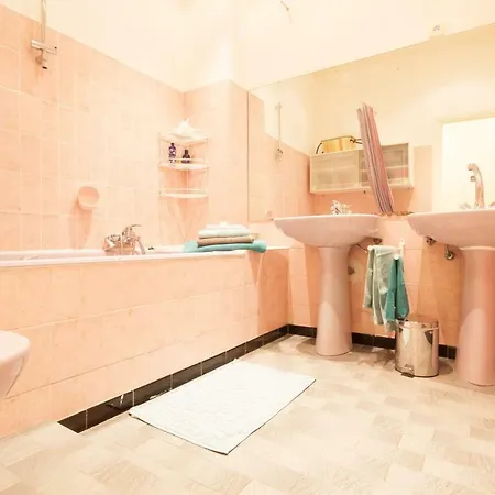 Delille Apartament *
