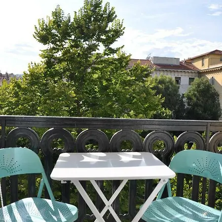 Delille Apartament *